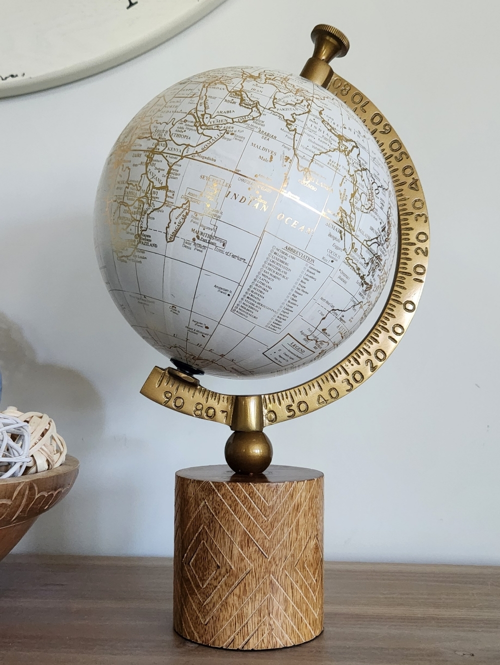 ​🌎 Elegant White & Gold Decorative Desktop Globe 15 Inches Tall Executive Look